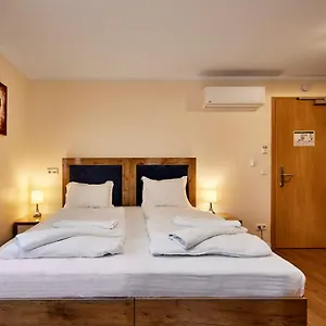 Isha 3* فرانكفورت