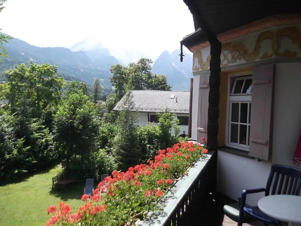 Gaestehaus Hohe Tannen جارمش بارتنكيرشن بيت ضيافة جارمش بارتنكيرشن