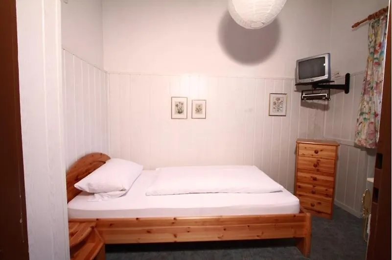 بيت ضيافة Gaestehaus Hohe Tannen جارمش بارتنكيرشن