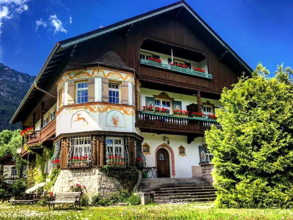 بيت ضيافة Gaestehaus Hohe Tannen جارمش بارتنكيرشن